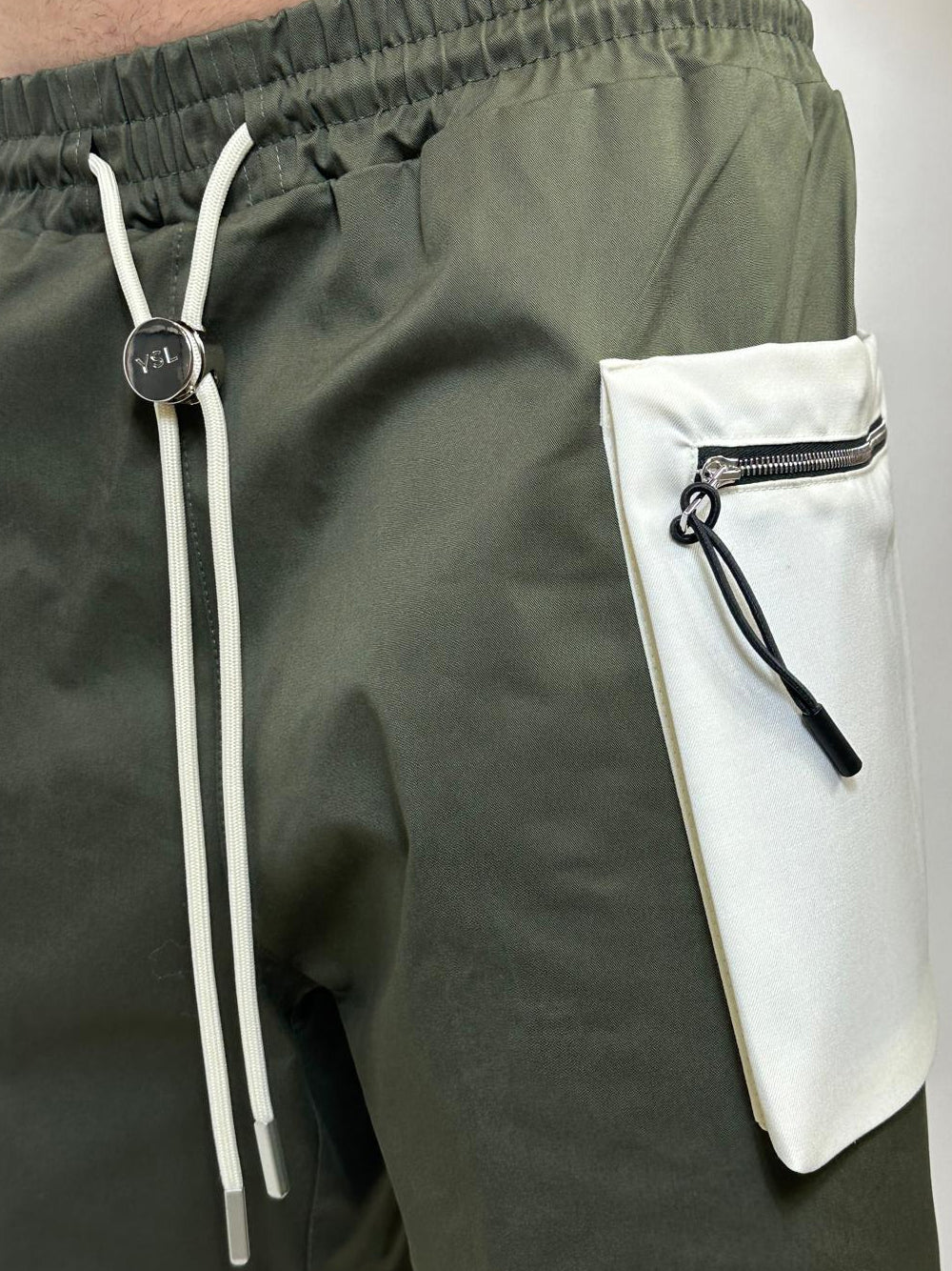 YES LONDON BERMUDA MILIT/PANNA XS4259