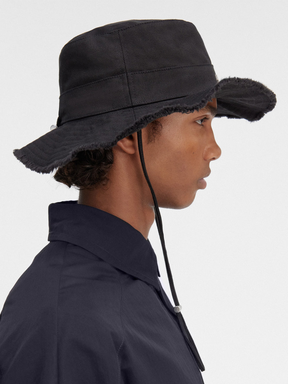 JACQUEMUS LE BOB ARTICHAUT 213AC002-5001-990