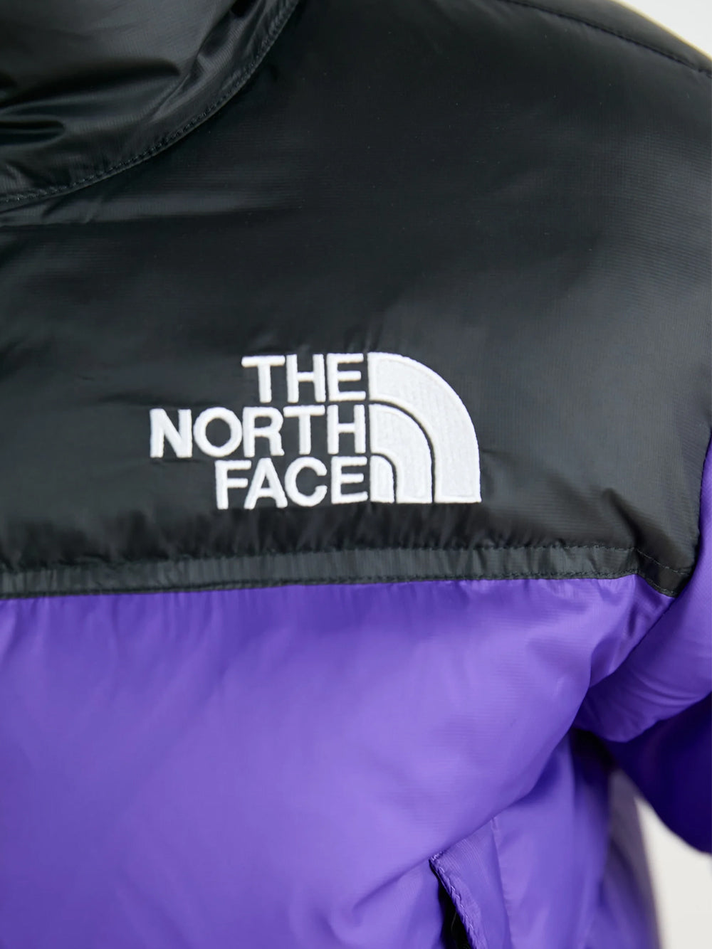 THE NORTH FACE NUPTSE SHORT JACKET