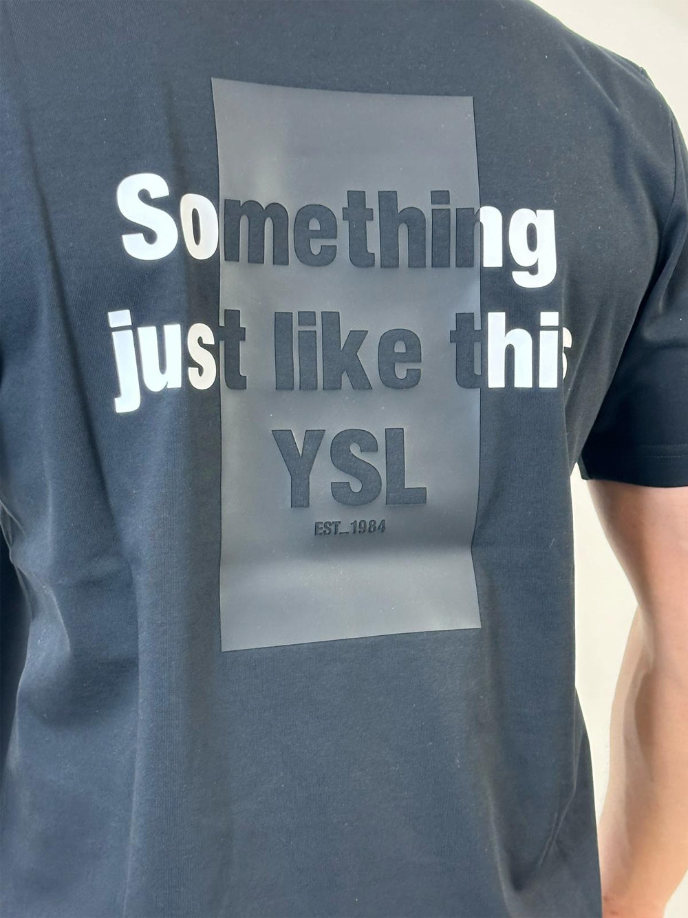 YES LONDON T-SHIRT NERA XM4195