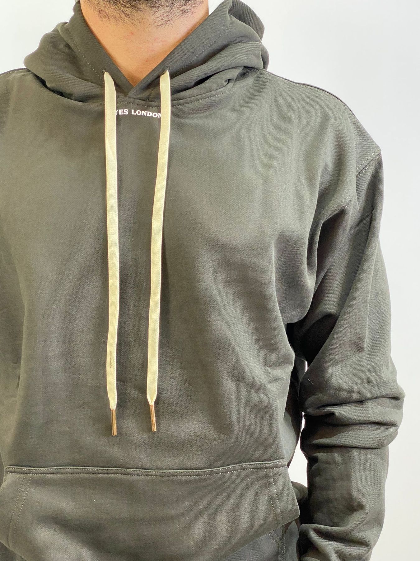 YES LONDON FELPA MORO XMF3923