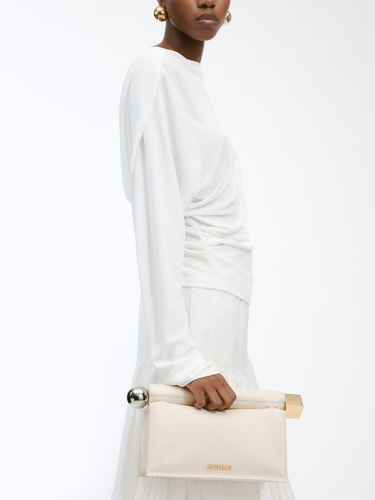 JACQUEMUS LA POCHETTE ROND CARRE' 233BA356-3171-115