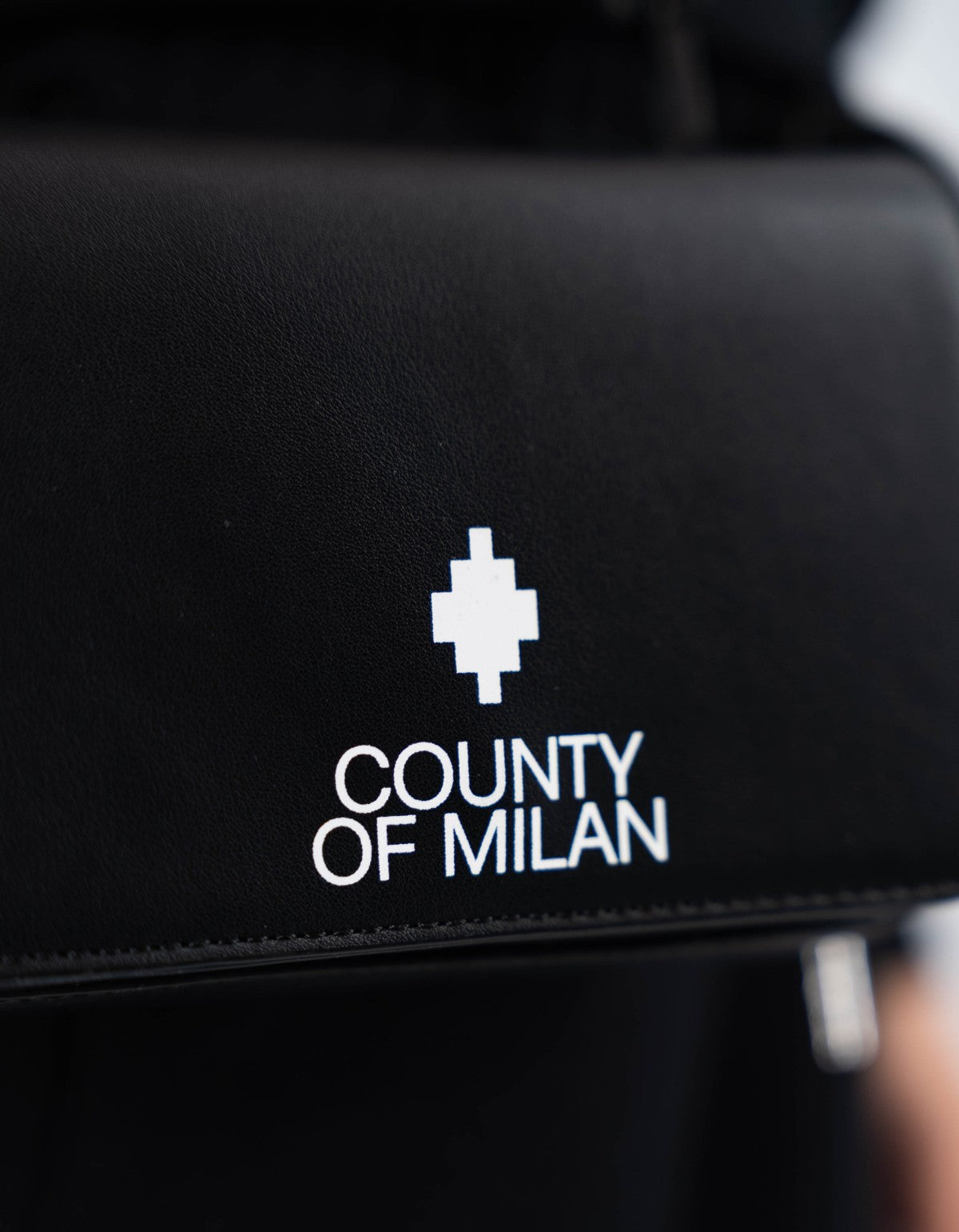 COUNTY OF MILAN BY MARCELO BURLON BORSA COMAF250140UNICA0013 NERO/BIANCO