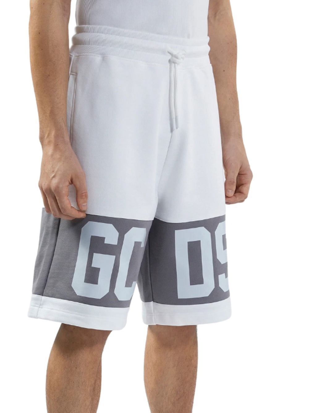 GCDS SWEATSHORTS B1XM3100JD1