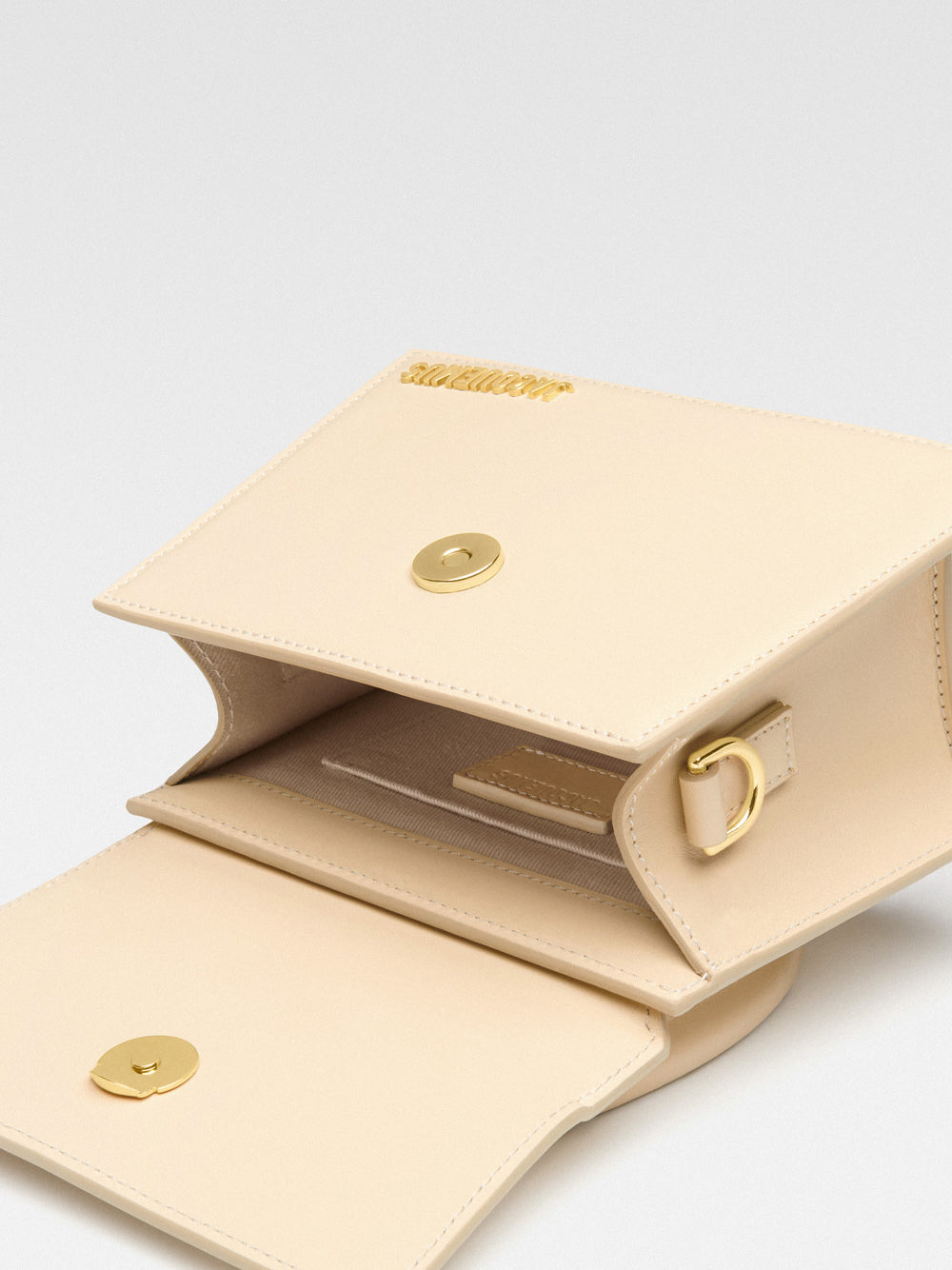 JACQUEMUS LE CHIQUITO MOYEN 213BA002-3060-120